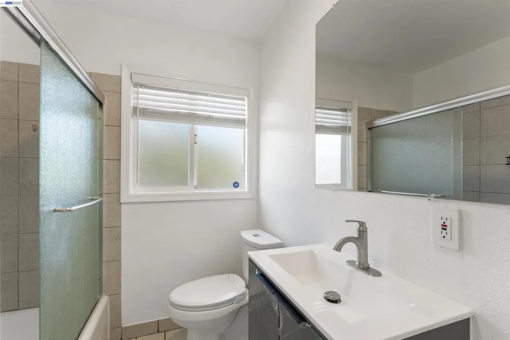 354 Berry Ave Hayward, CA 94544
