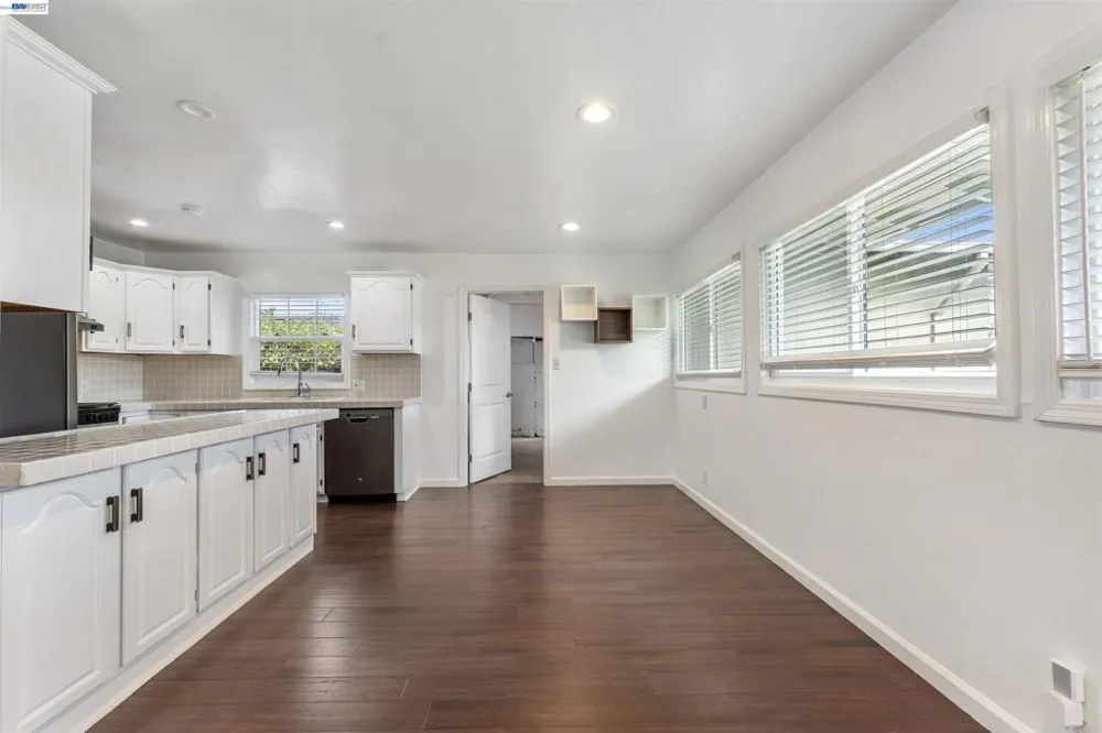 354 Berry Ave Hayward, CA 94544