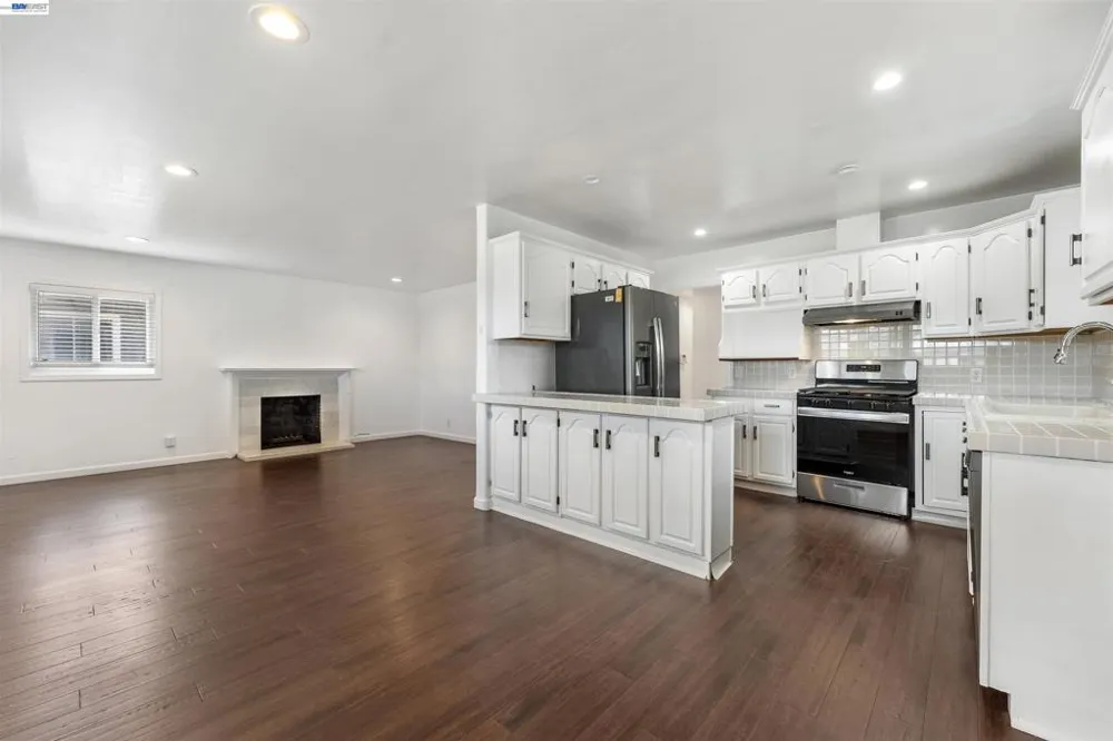 354 Berry Ave Hayward, CA 94544