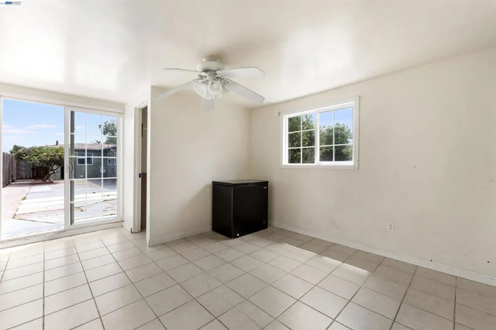 354 Berry Ave Hayward, CA 94544