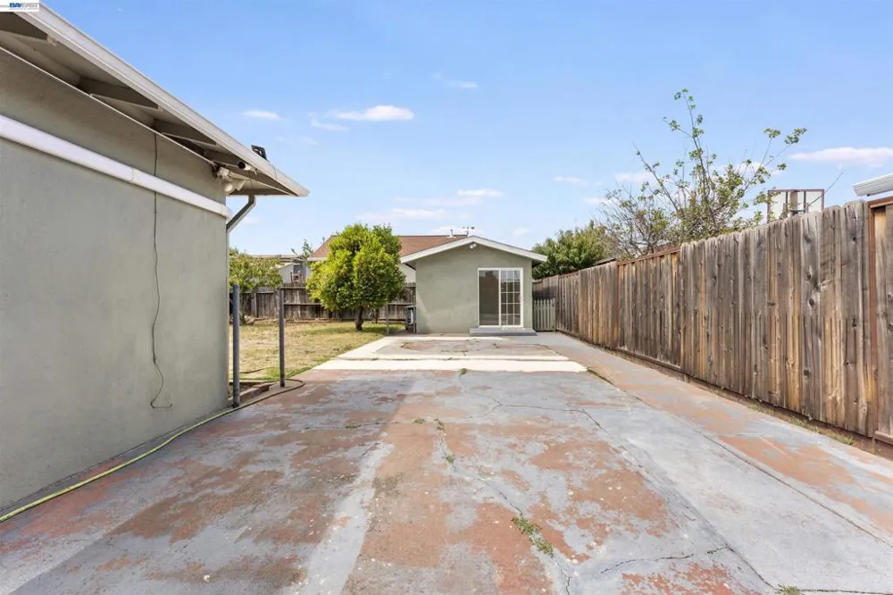 354 Berry Ave Hayward, CA 94544