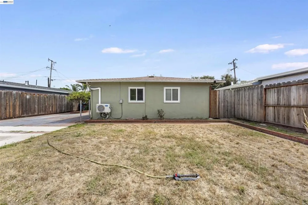 354 Berry Ave Hayward, CA 94544