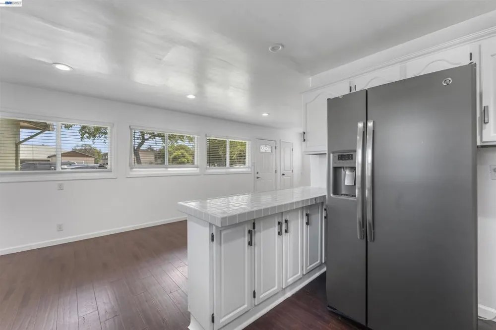 354 Berry Ave Hayward, CA 94544