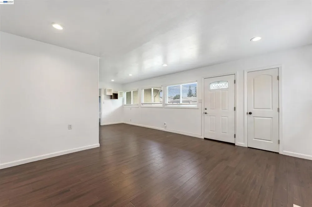 354 Berry Ave Hayward, CA 94544