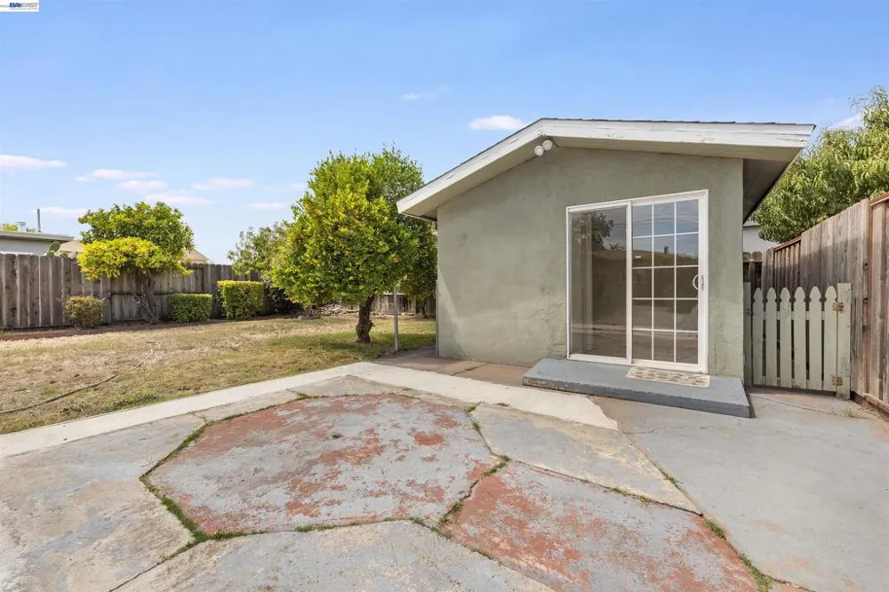 354 Berry Ave Hayward, CA 94544