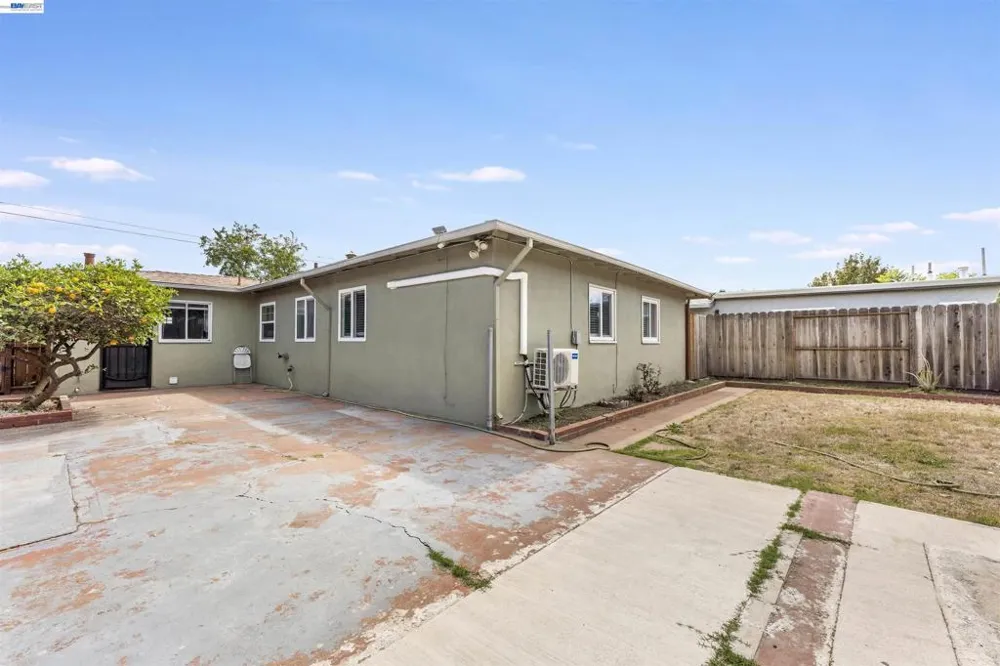 354 Berry Ave Hayward, CA 94544