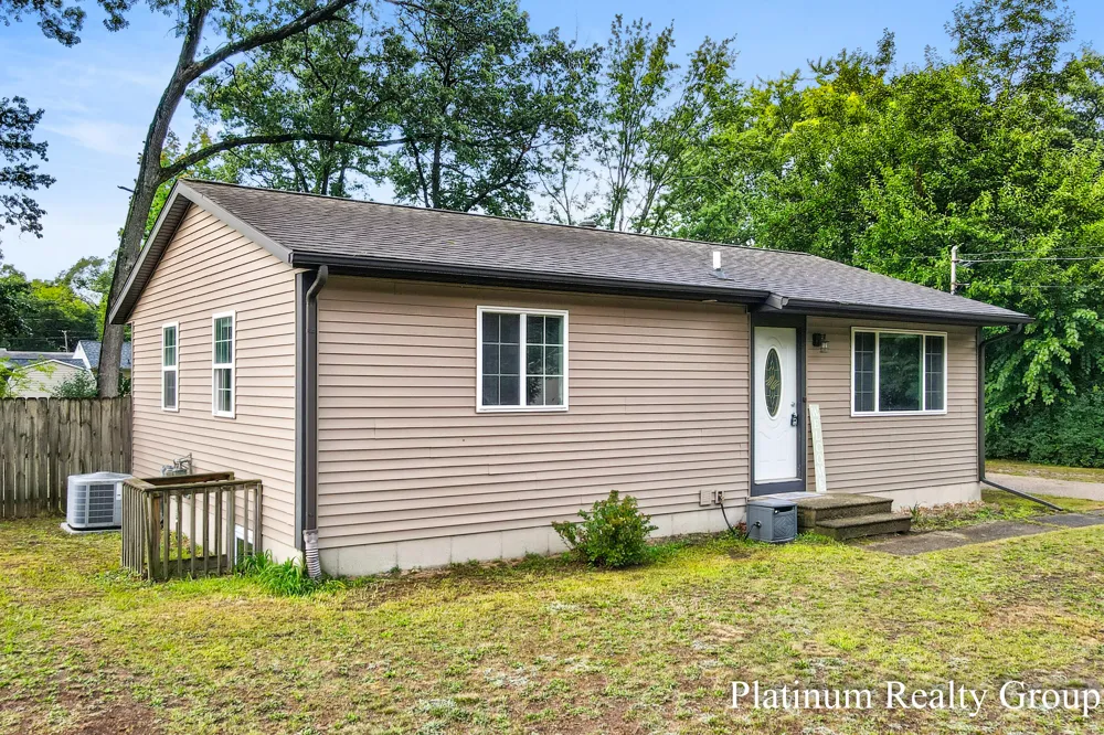 2509 Wesley Avenue Muskegon, MI 49442