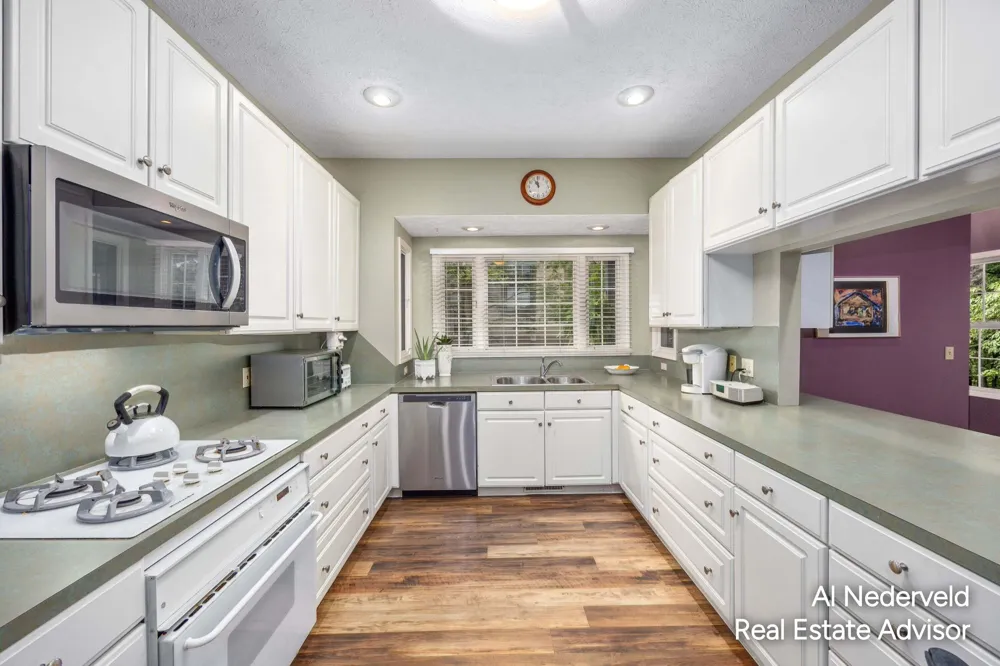 2126 S Cross Creek Drive SE Grand Rapids, MI 49508