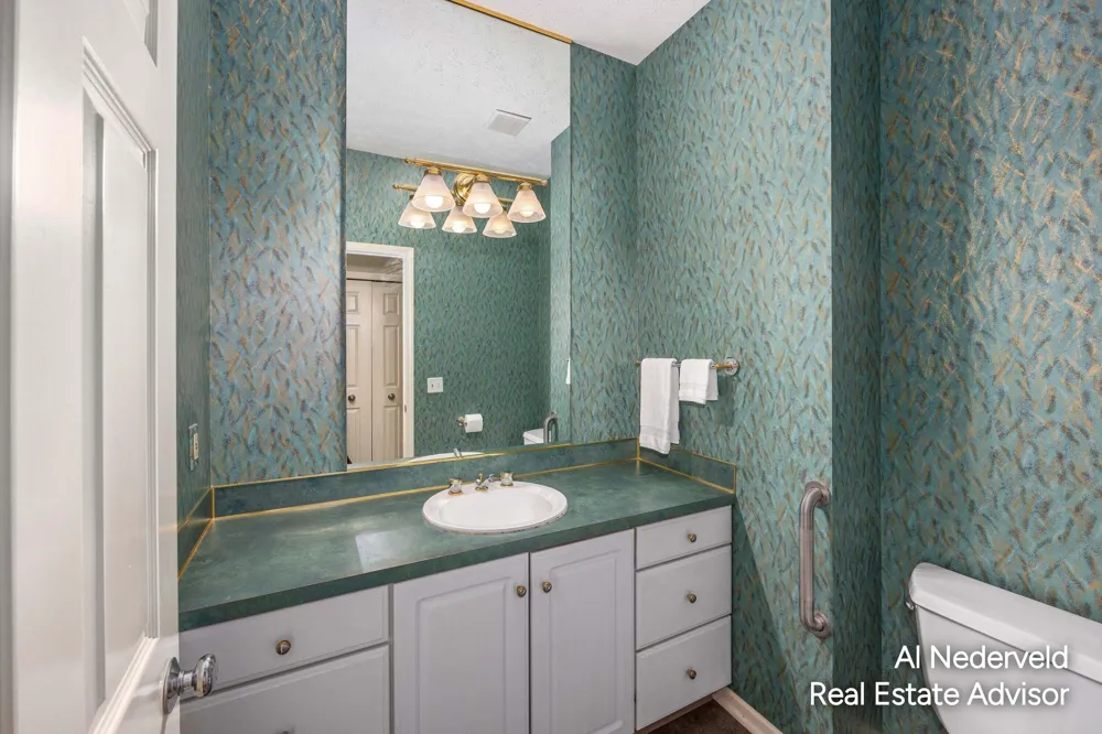 2126 S Cross Creek Drive SE Grand Rapids, MI 49508