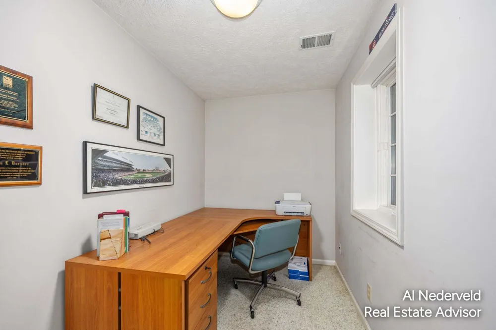 2126 S Cross Creek Drive SE Grand Rapids, MI 49508