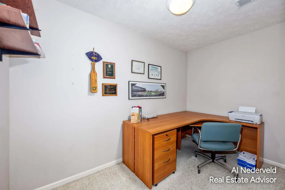 2126 S Cross Creek Drive SE Grand Rapids, MI 49508