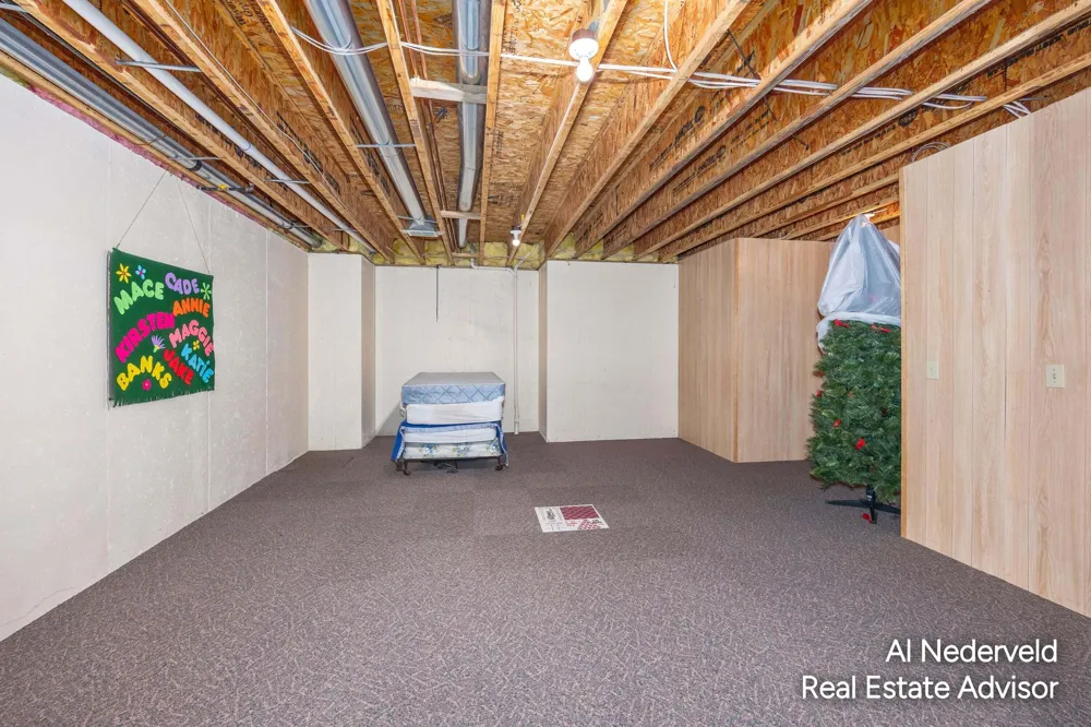 2126 S Cross Creek Drive SE Grand Rapids, MI 49508