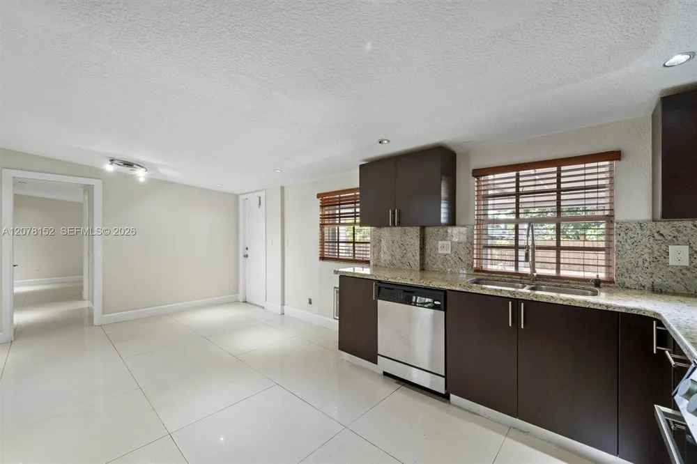 292 E 55th St Hialeah, FL 33013