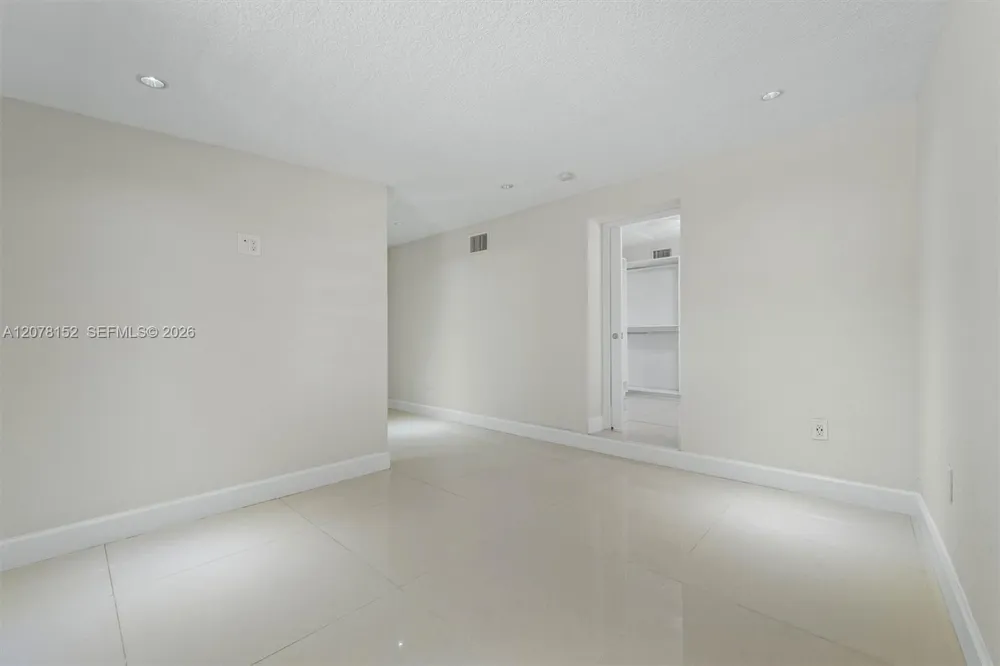 292 E 55th St Hialeah, FL 33013