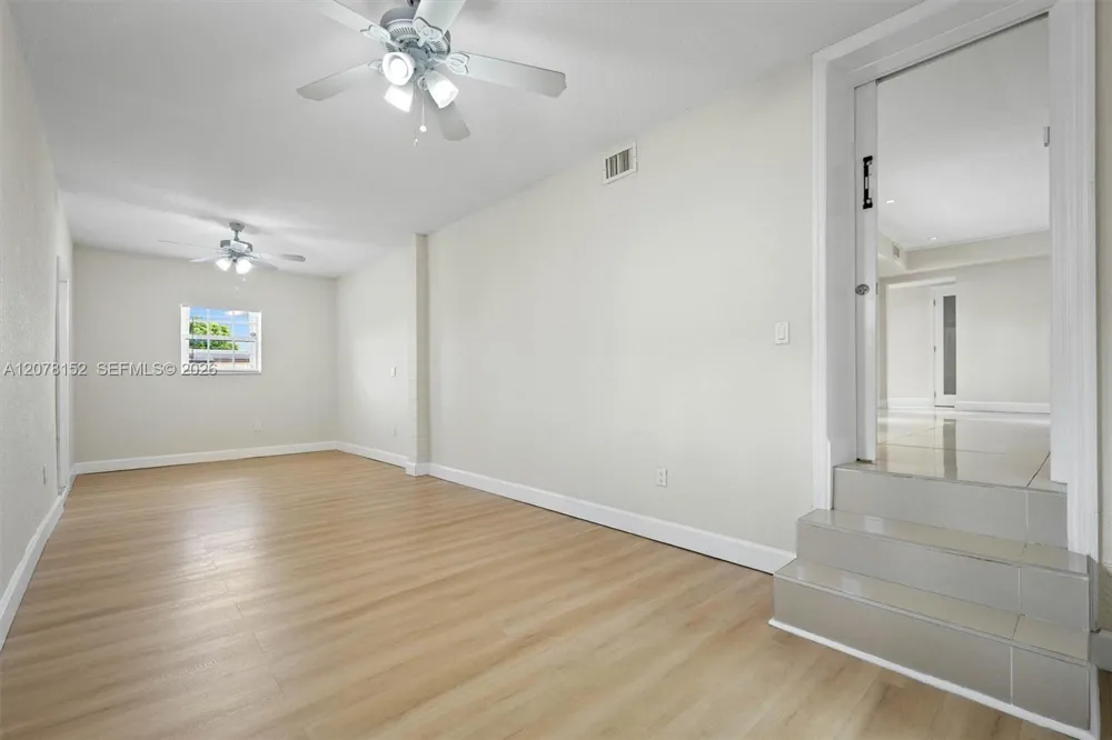 292 E 55th St Hialeah, FL 33013