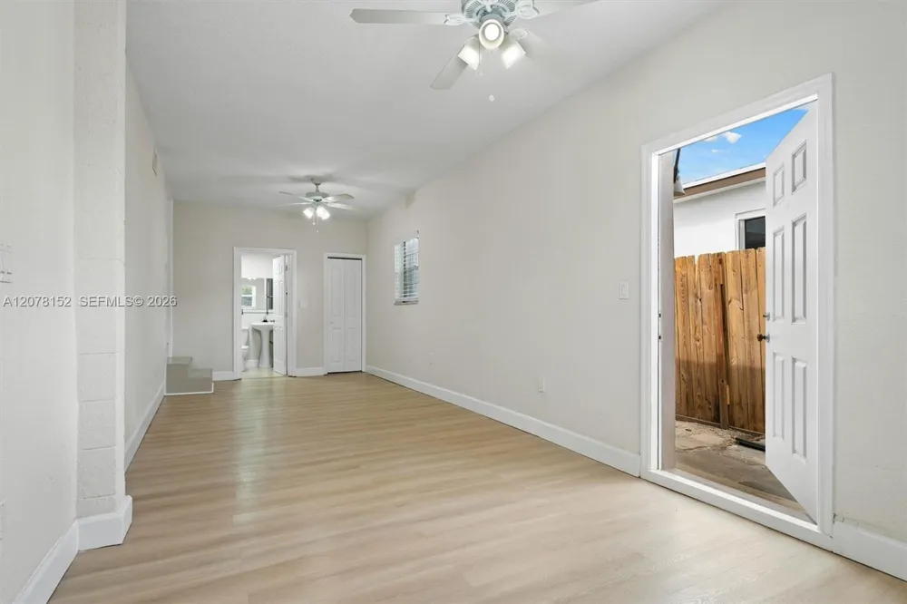 292 E 55th St Hialeah, FL 33013