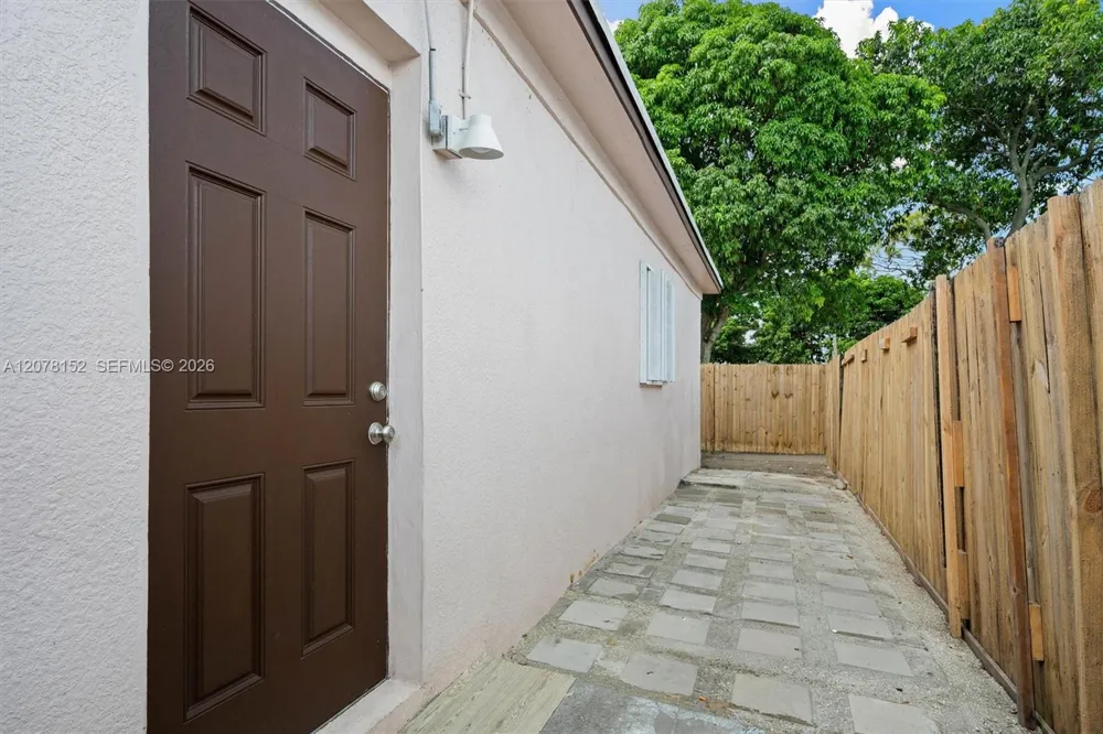 292 E 55th St Hialeah, FL 33013