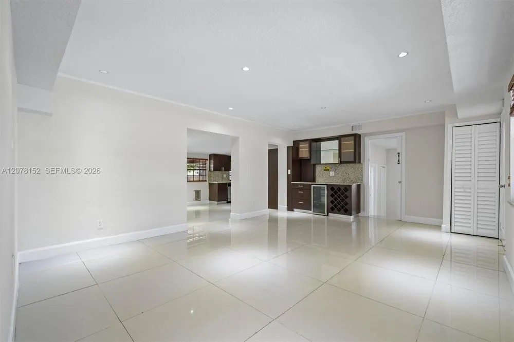 292 E 55th St Hialeah, FL 33013