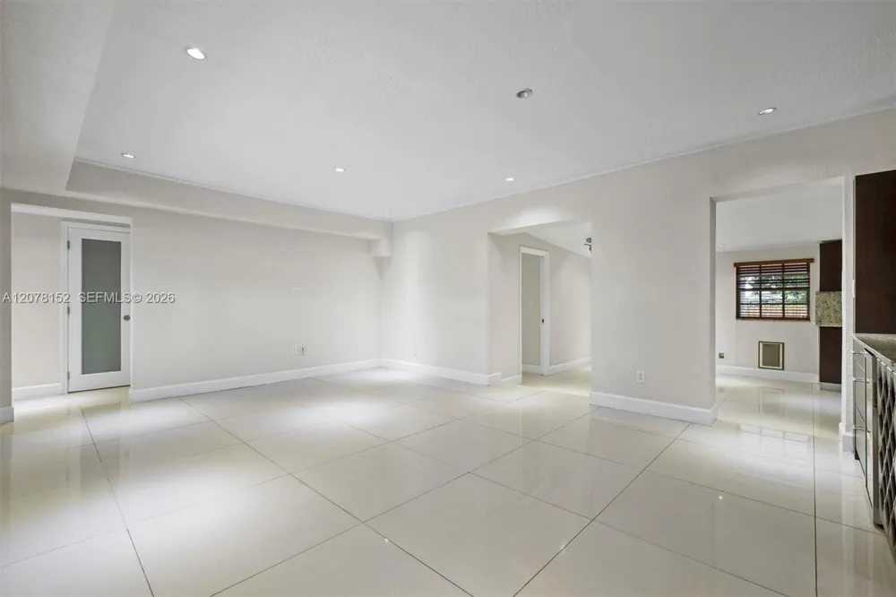 292 E 55th St Hialeah, FL 33013