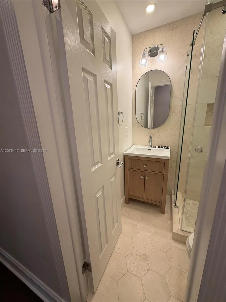 4943 Riviera Dr #- Coral Gables, FL 33146