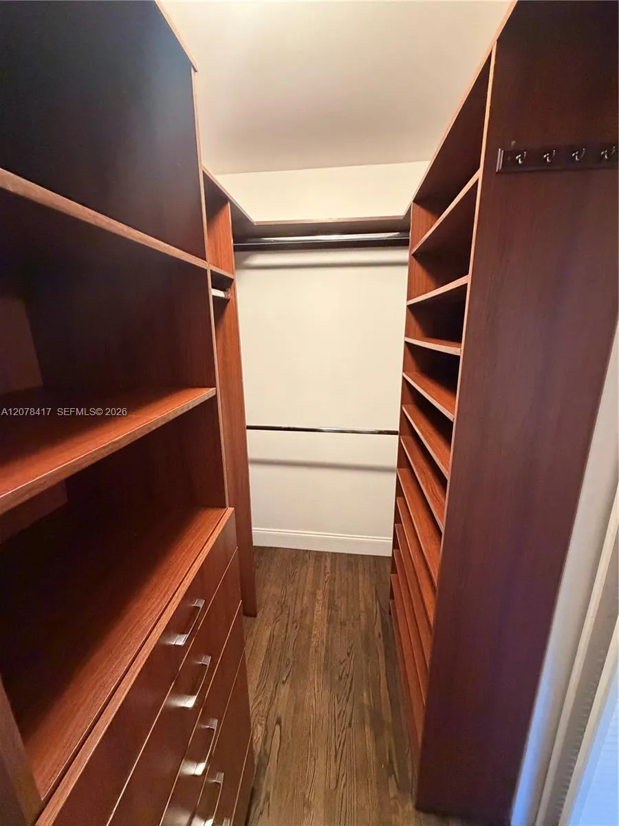 4943 Riviera Dr #- Coral Gables, FL 33146