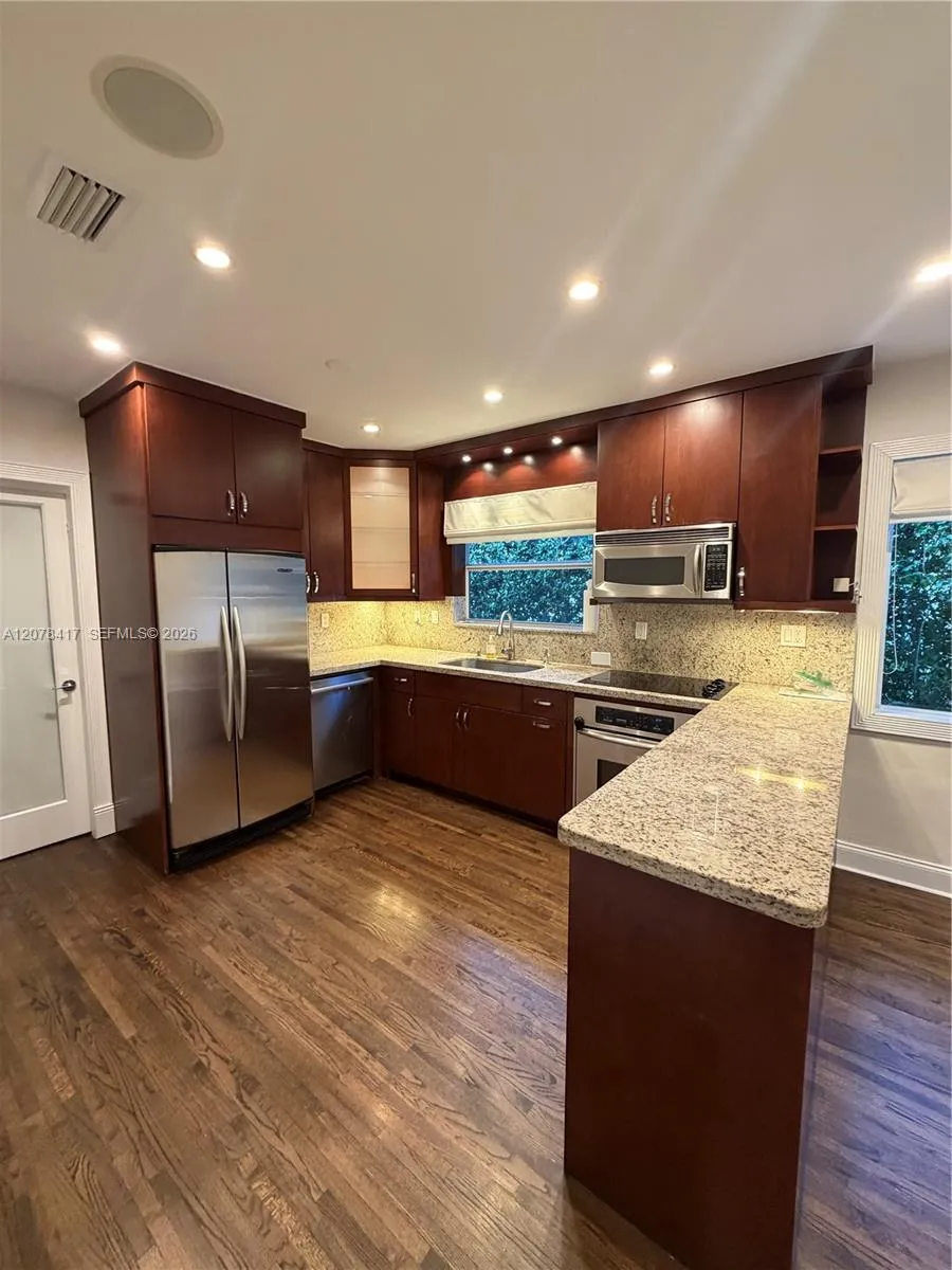 4943 Riviera Dr #- Coral Gables, FL 33146