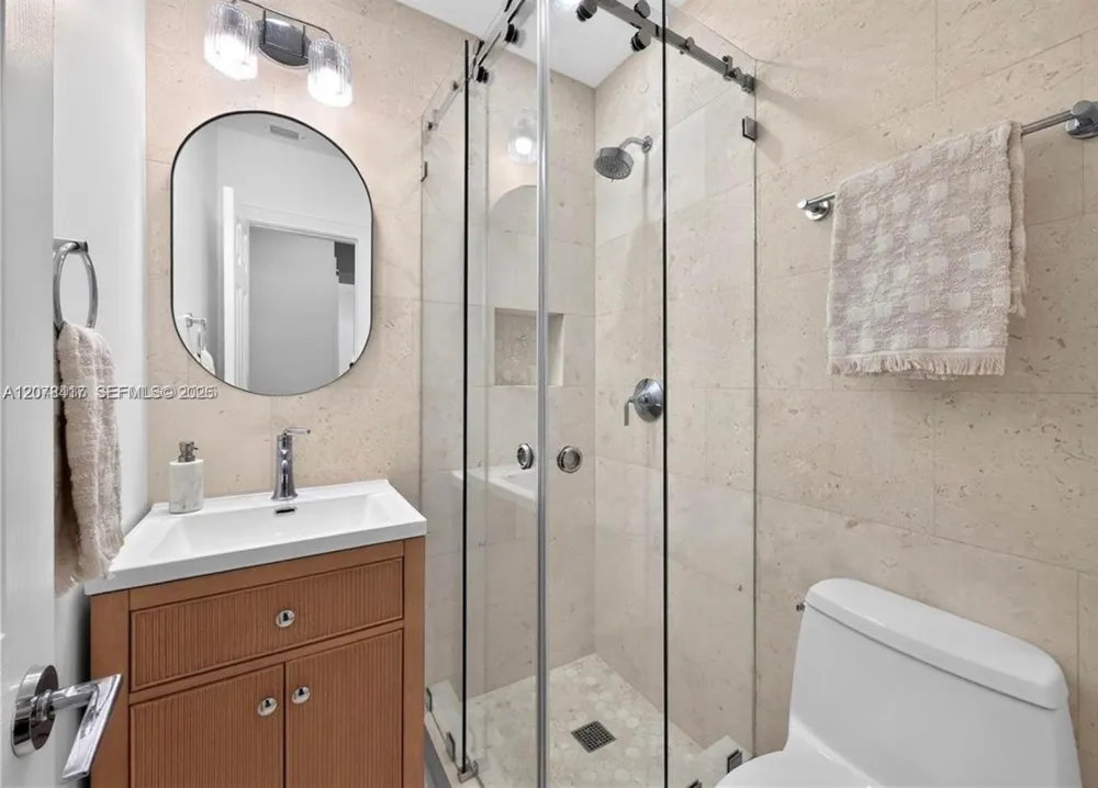 4943 Riviera Dr #- Coral Gables, FL 33146