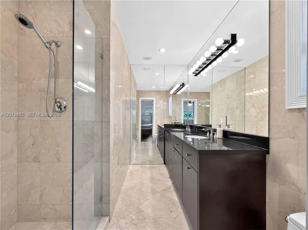4943 Riviera Dr #- Coral Gables, FL 33146