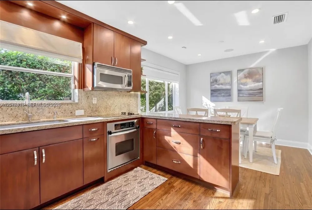 4943 Riviera Dr #- Coral Gables, FL 33146