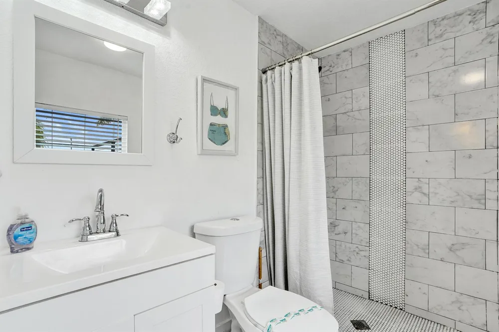 311 SE 3rd Avenue #Upstairs Delray Beach, FL 33483