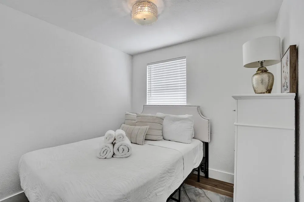 311 SE 3rd Avenue #Upstairs Delray Beach, FL 33483