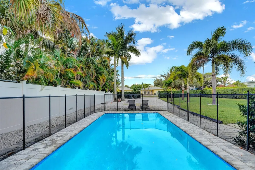 311 SE 3rd Avenue #Upstairs Delray Beach, FL 33483