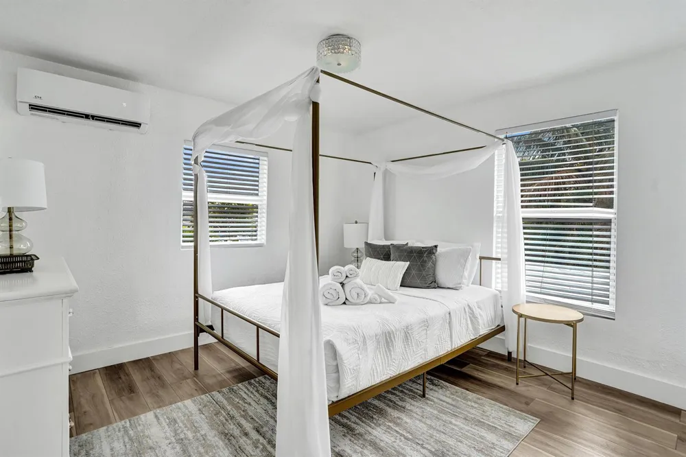 311 SE 3rd Avenue #Upstairs Delray Beach, FL 33483