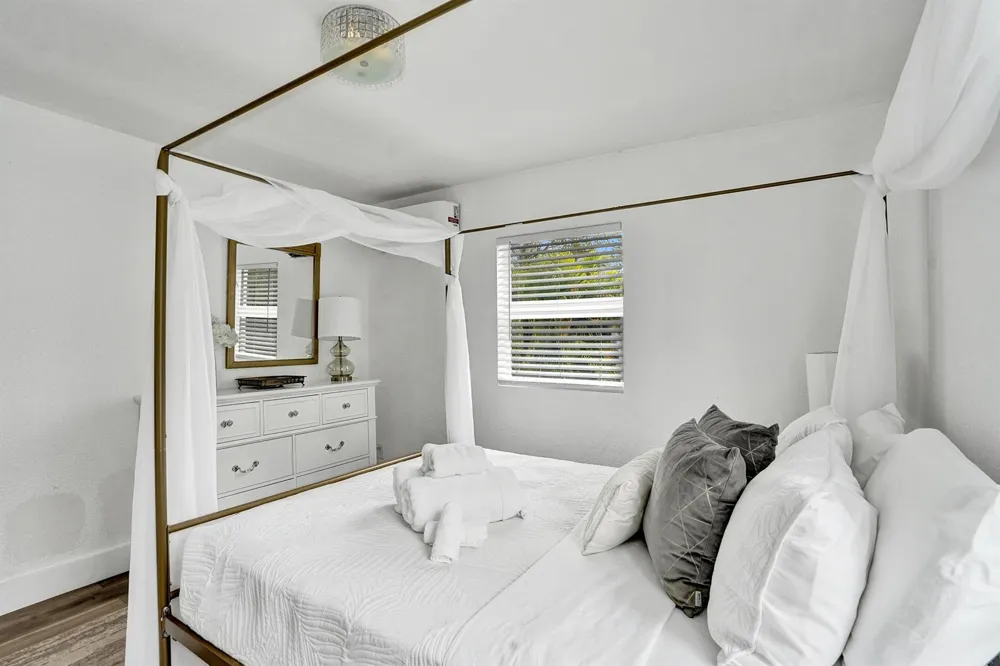 311 SE 3rd Avenue #Upstairs Delray Beach, FL 33483