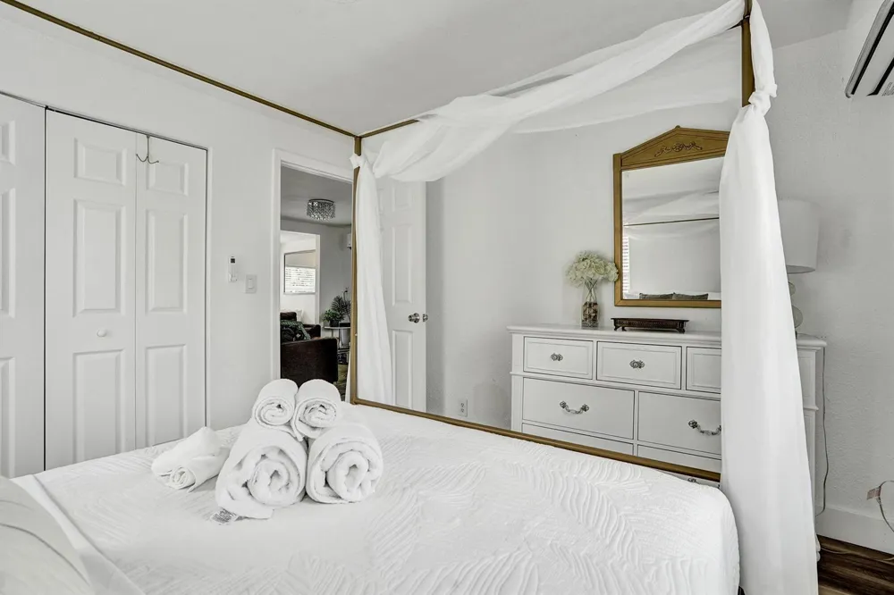 311 SE 3rd Avenue #Upstairs Delray Beach, FL 33483