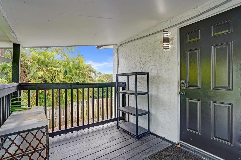 311 SE 3rd Avenue #Upstairs Delray Beach, FL 33483