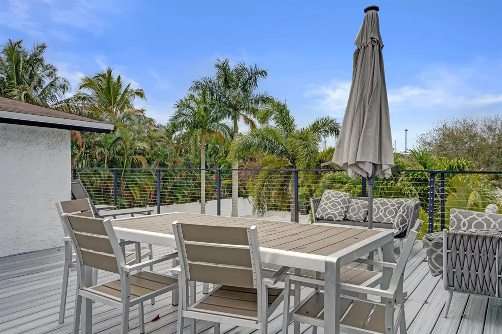 311 SE 3rd Avenue #Upstairs Delray Beach, FL 33483