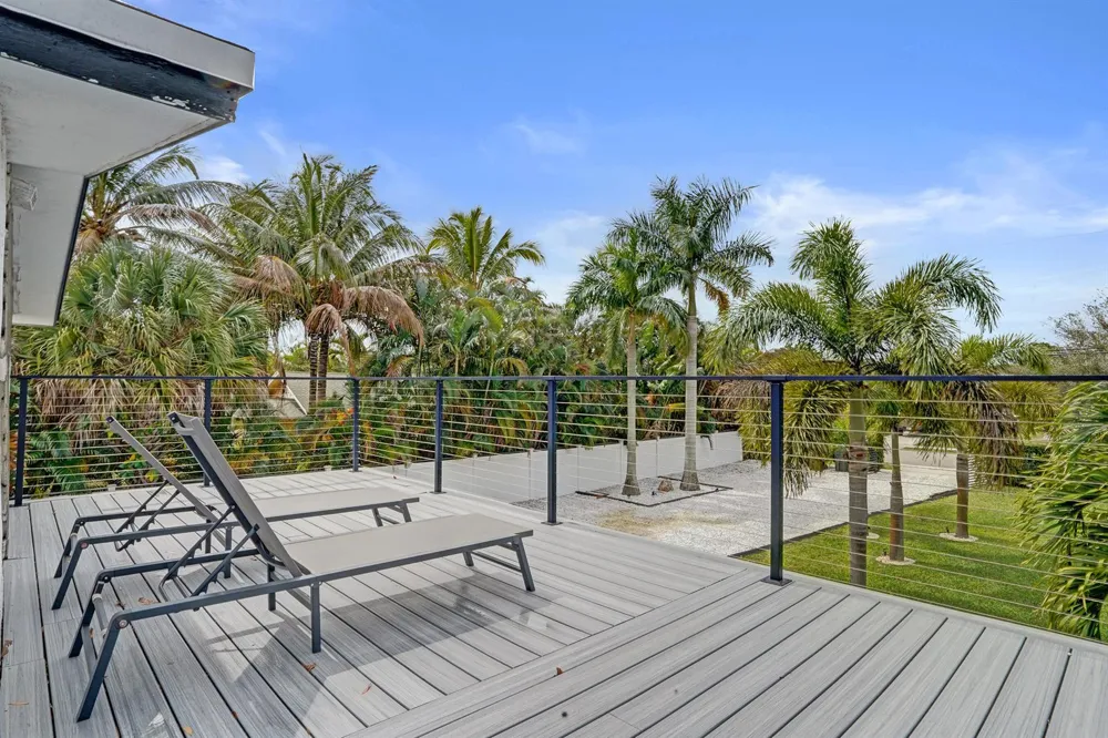 311 SE 3rd Avenue #Upstairs Delray Beach, FL 33483