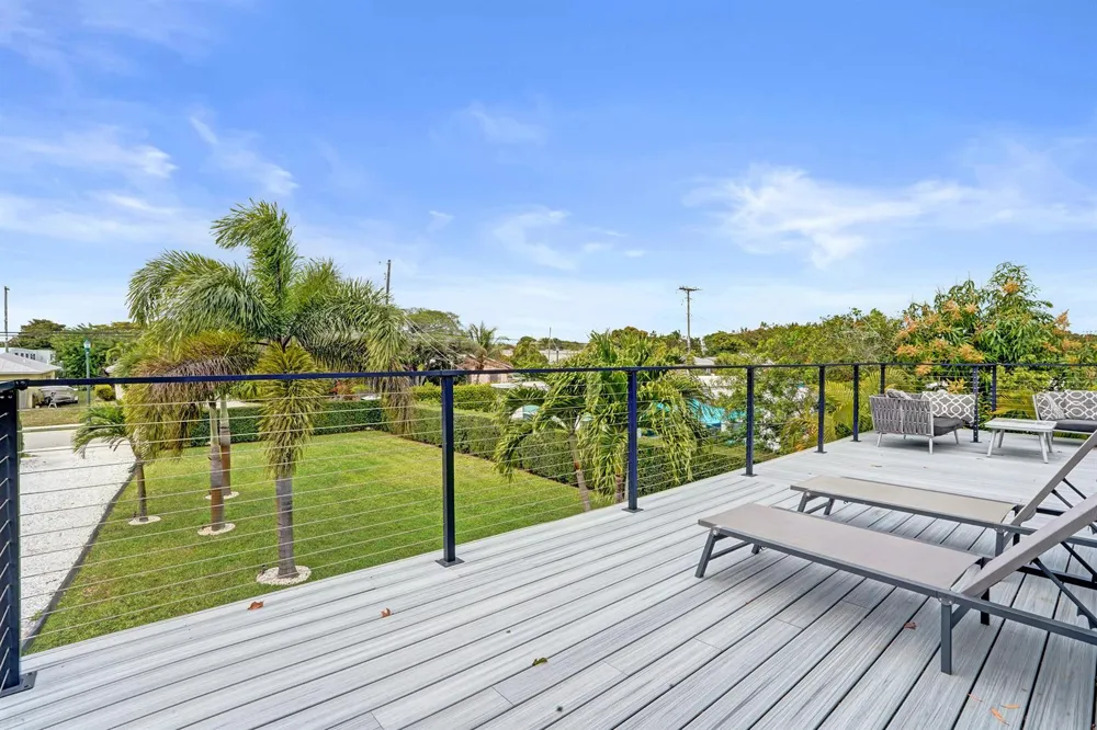 311 SE 3rd Avenue #Upstairs Delray Beach, FL 33483