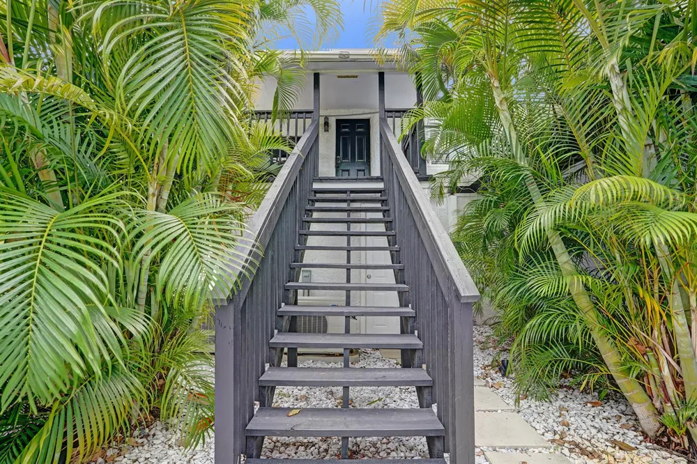 311 SE 3rd Avenue #Upstairs Delray Beach, FL 33483
