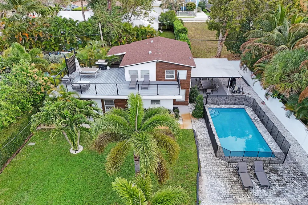 311 SE 3rd Avenue #Upstairs Delray Beach, FL 33483