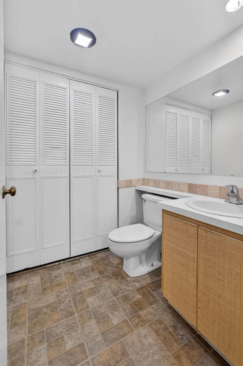 518 5th Court Palm Beach Gardens, FL 33410