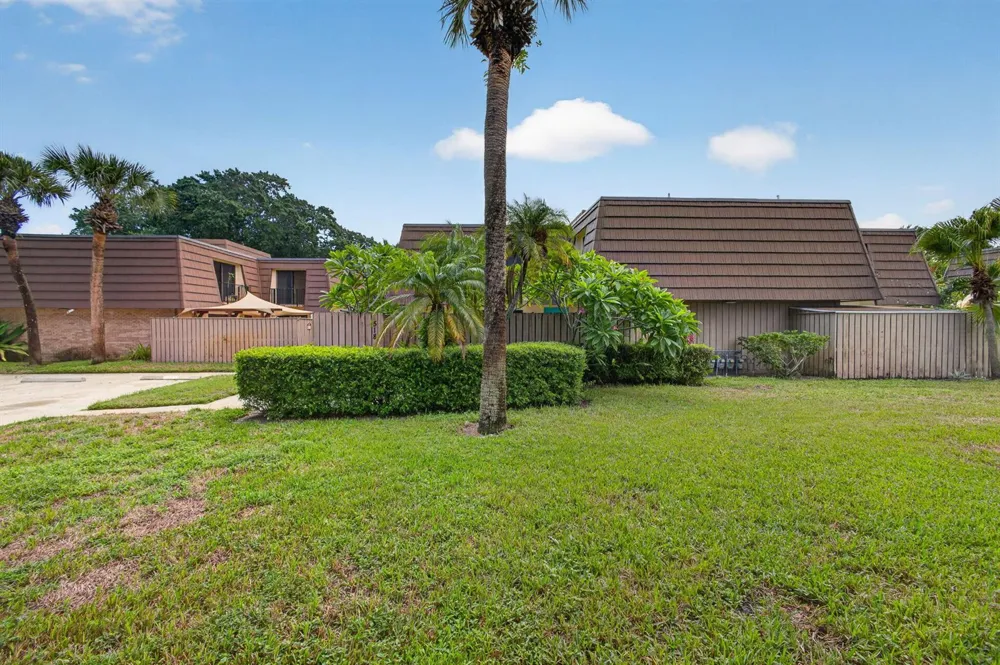 518 5th Court Palm Beach Gardens, FL 33410
