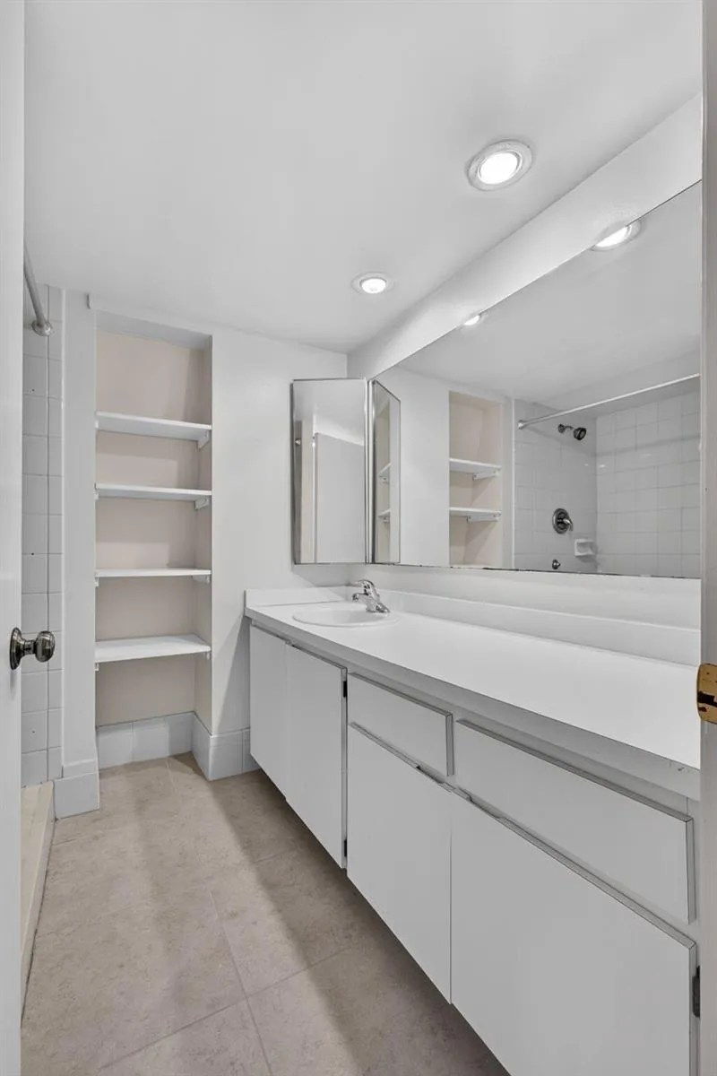 518 5th Court Palm Beach Gardens, FL 33410