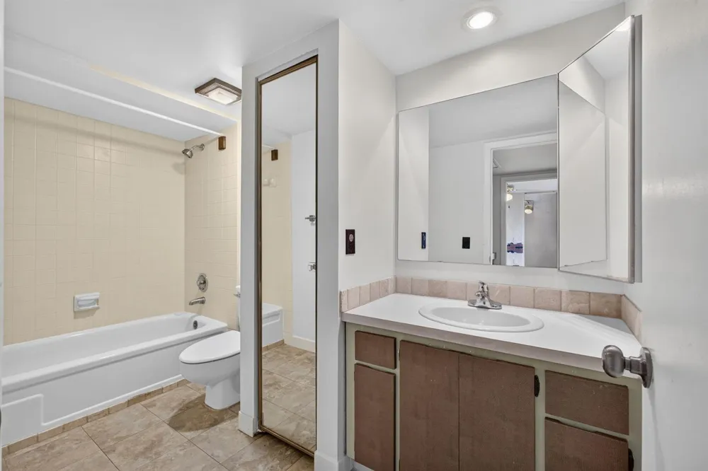 518 5th Court Palm Beach Gardens, FL 33410
