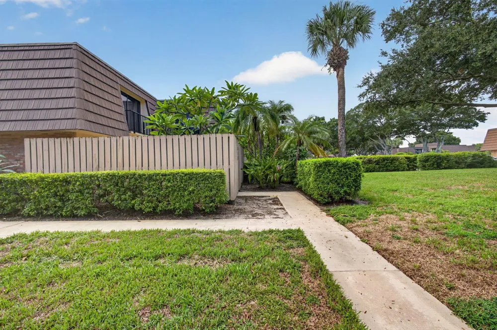 518 5th Court Palm Beach Gardens, FL 33410