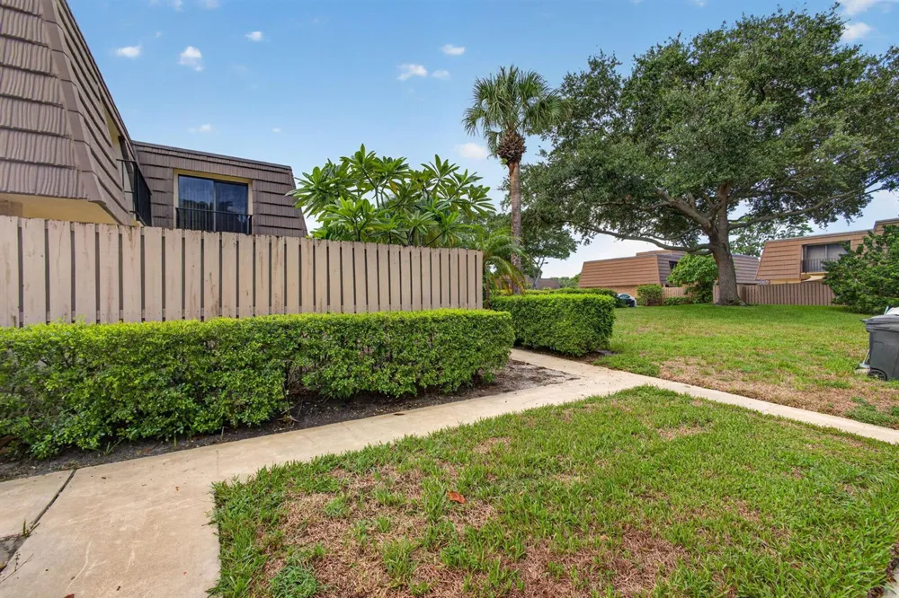 518 5th Court Palm Beach Gardens, FL 33410