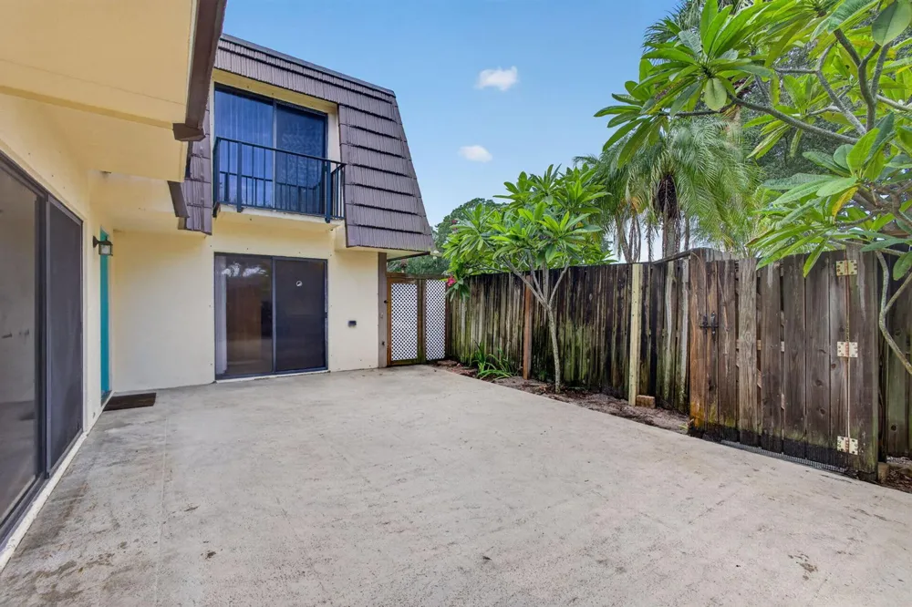 518 5th Court Palm Beach Gardens, FL 33410