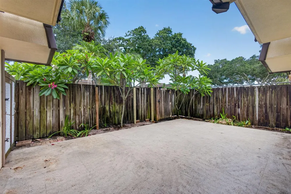 518 5th Court Palm Beach Gardens, FL 33410