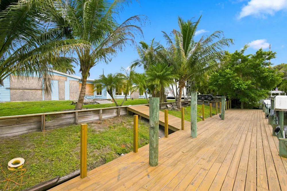26 SW Cabana Point Circle Stuart, FL 34994